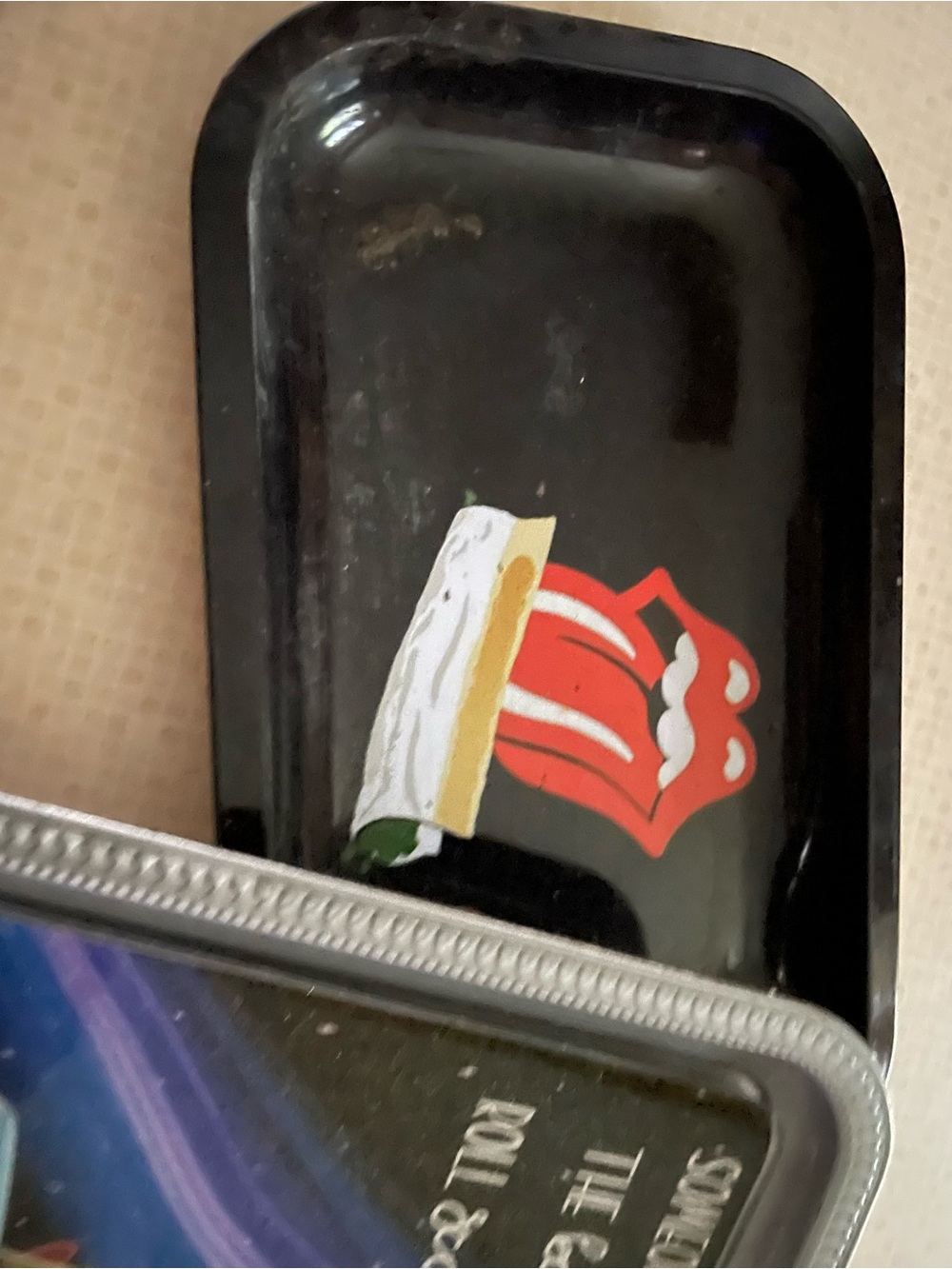 Stoned graphic tee and tray bundle - Picture 6 of 6